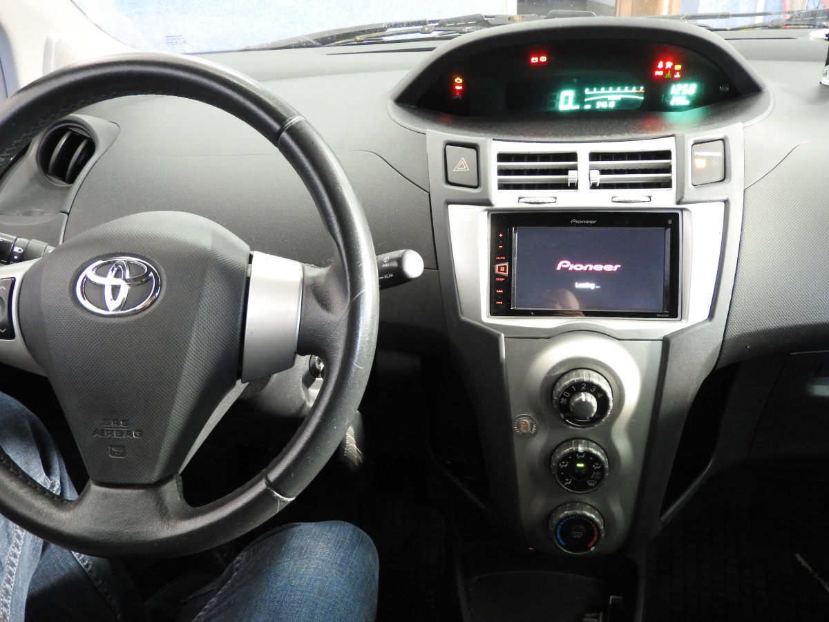 Toyota Yaris pioneer.jpeg